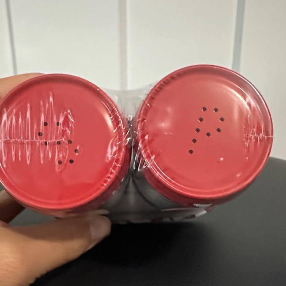 Hello Kitty Red and White Salt and Pepper Shakers - Picture 2 of 7